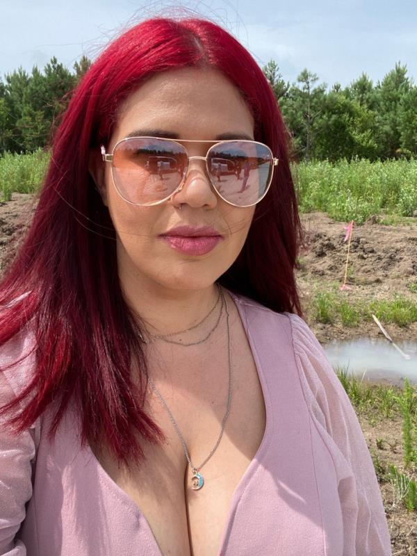 A photo of Suellen Sanchez.