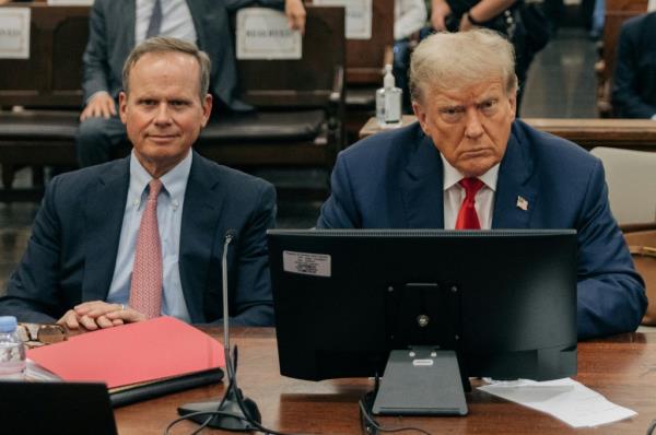 Trump's lawyers accused accountant Do<em></em>nald Bender of evading their questions.